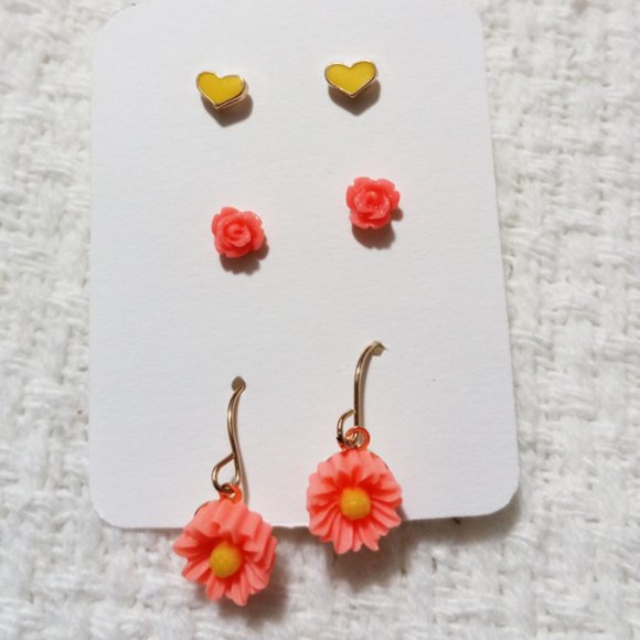 3/$18 - Colorful Flower Stud Earrings - Picture 2 of 3